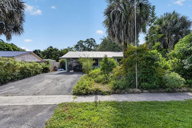 303 S DELAWARE Boulevard, Jupiter FL 33458 - Jupiter, FL - Photo 2