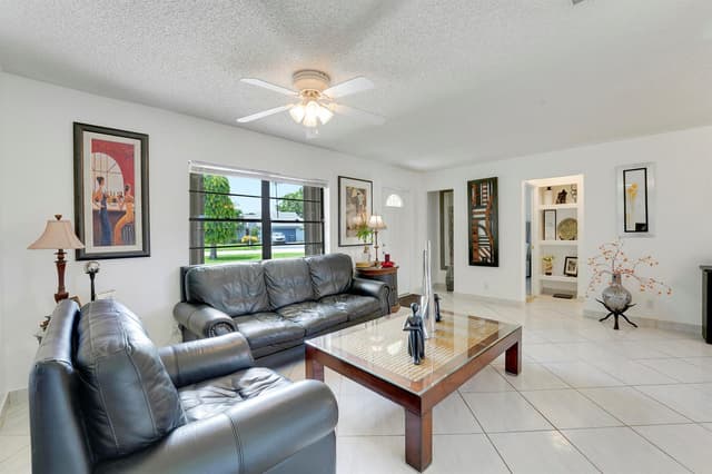 9235 Saddlecreek Drive, Boca Raton FL 33496 - Boca Raton, FL - Photo 4