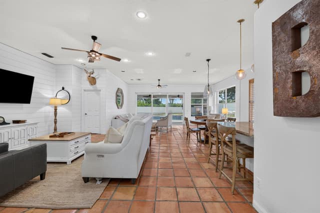 218 HAMPTON Court, Jupiter FL 33458 - Jupiter, FL - Photo 6
