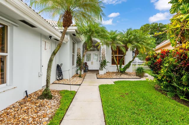 218 HAMPTON Court, Jupiter FL 33458 - Jupiter, FL - Photo 3