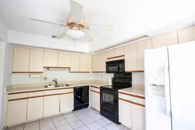 8429 NW 78TH Court, Tamarac FL 33321 - Tamarac, FL - Photo 4