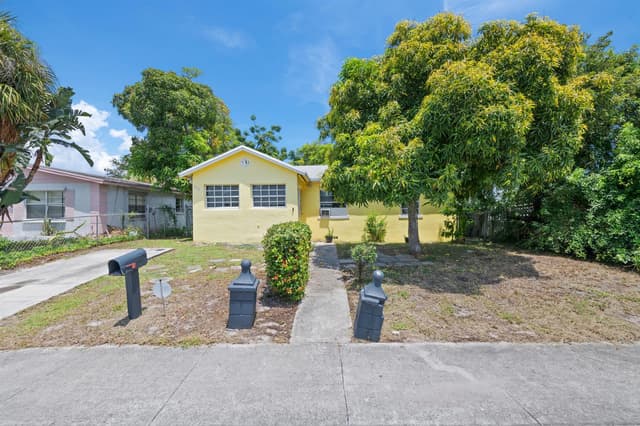 616 W 5TH Street, Riviera Beach FL 33404 - Riviera Beach, FL - Photo 2