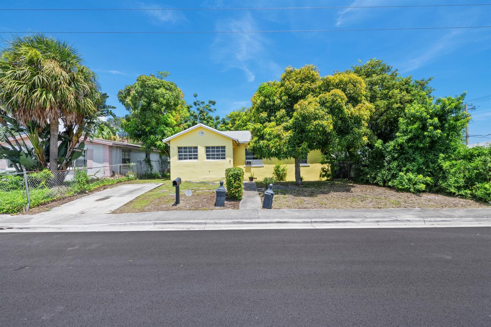 616 W 5TH Street, Riviera Beach FL 33404 - Riviera Beach, FL - Photo 1