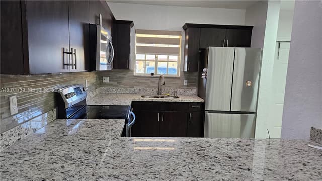 6758 NW 182nd St # 101, Hialeah FL 33015 - Hialeah, FL - Photo 6