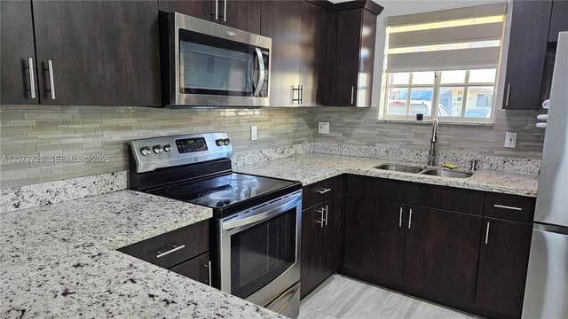 6758 NW 182nd St # 101, Hialeah FL 33015 - Hialeah, FL - Photo 5