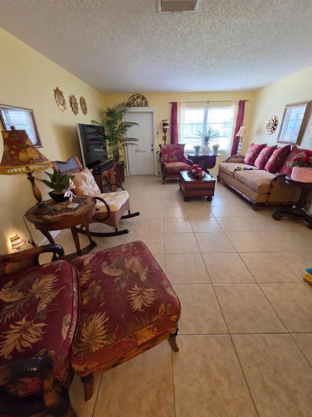 1707 SW 19TH Court, Boynton Beach FL 33426 - Boynton Beach, FL - Photo 4