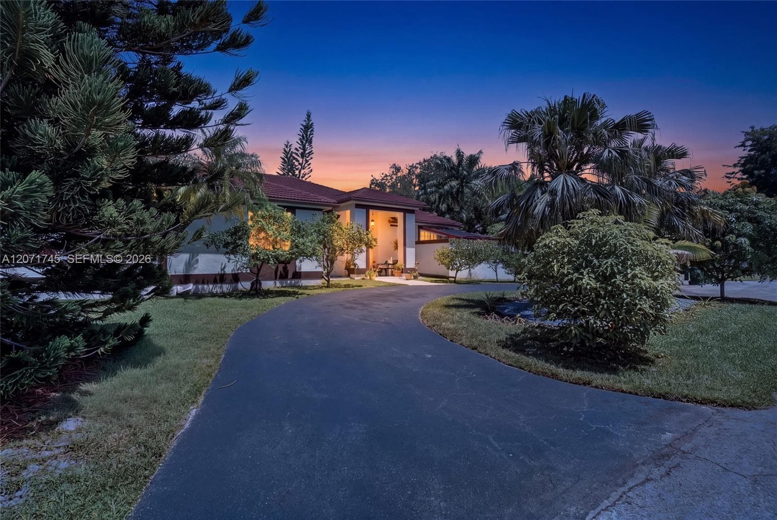 17711 SW 81st Ct, Palmetto Bay FL 33157 - Palmetto Bay, FL - Photo 1