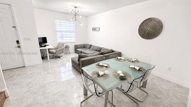 8876 W 35th Way, Hialeah FL 33018 - Hialeah, FL - Photo 2