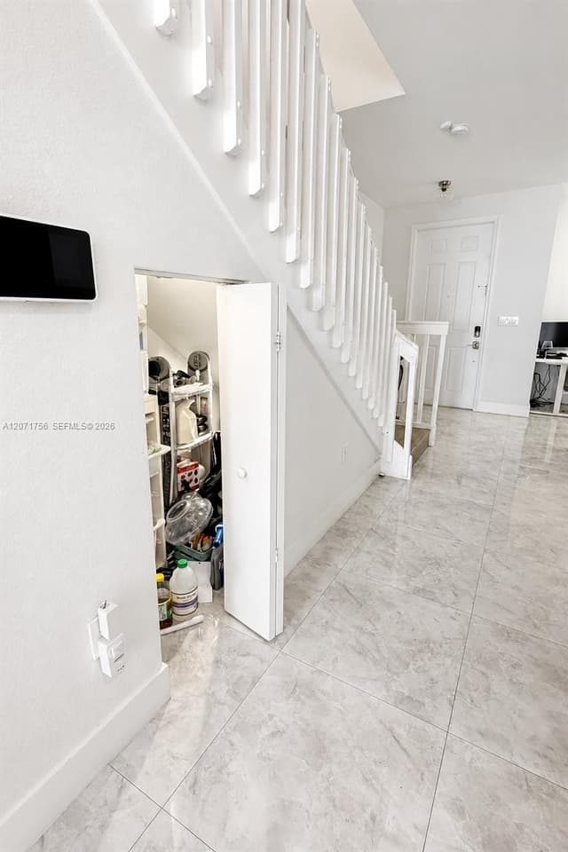 8876 W 35th Way, Hialeah FL 33018 - Hialeah, FL - Photo 3