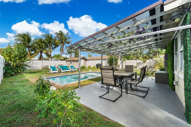 1935 Arthur St, Hollywood FL 33020 - Hollywood, FL - Photo 3