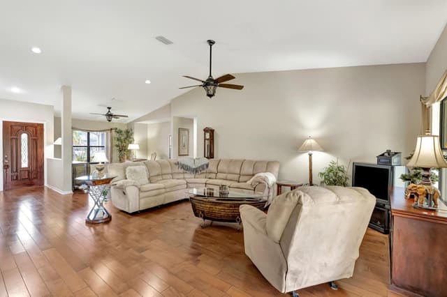 108 Lexington Drive, Royal Palm Beach FL 33411 - Royal Palm Beach, FL - Photo 6