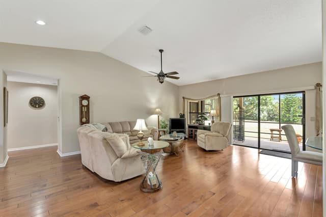 108 Lexington Drive, Royal Palm Beach FL 33411 - Royal Palm Beach, FL - Photo 7
