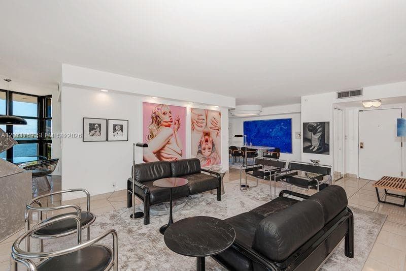 1000 QUAYSIDE TERRACE # 1901, Miami FL 33138