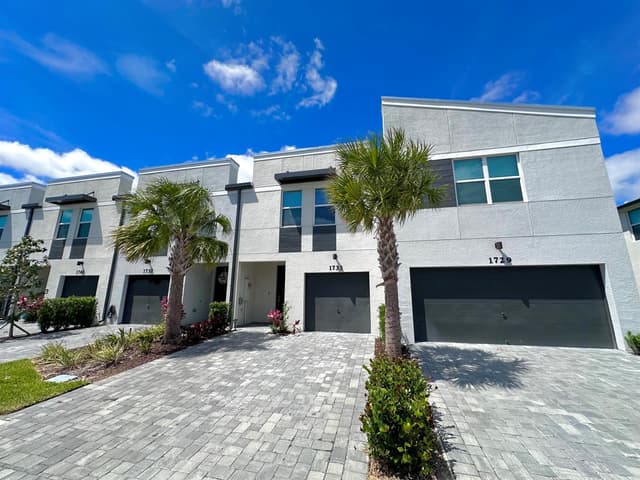 1733 Lindley Street, West Palm Beach FL 33407 - West Palm Beach, FL - Photo 2