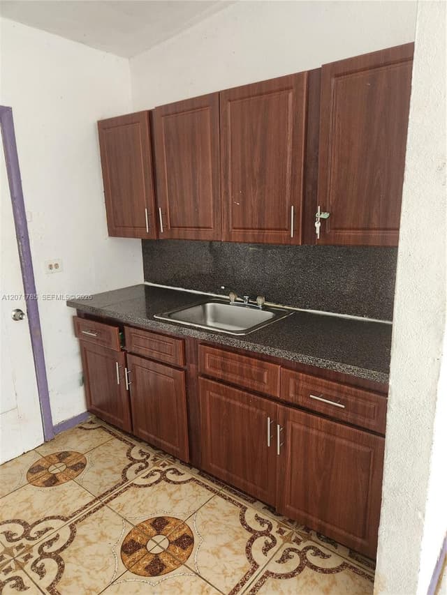 6950 NW 6th Ct, Miami FL 33150 - Miami, FL - Photo 5