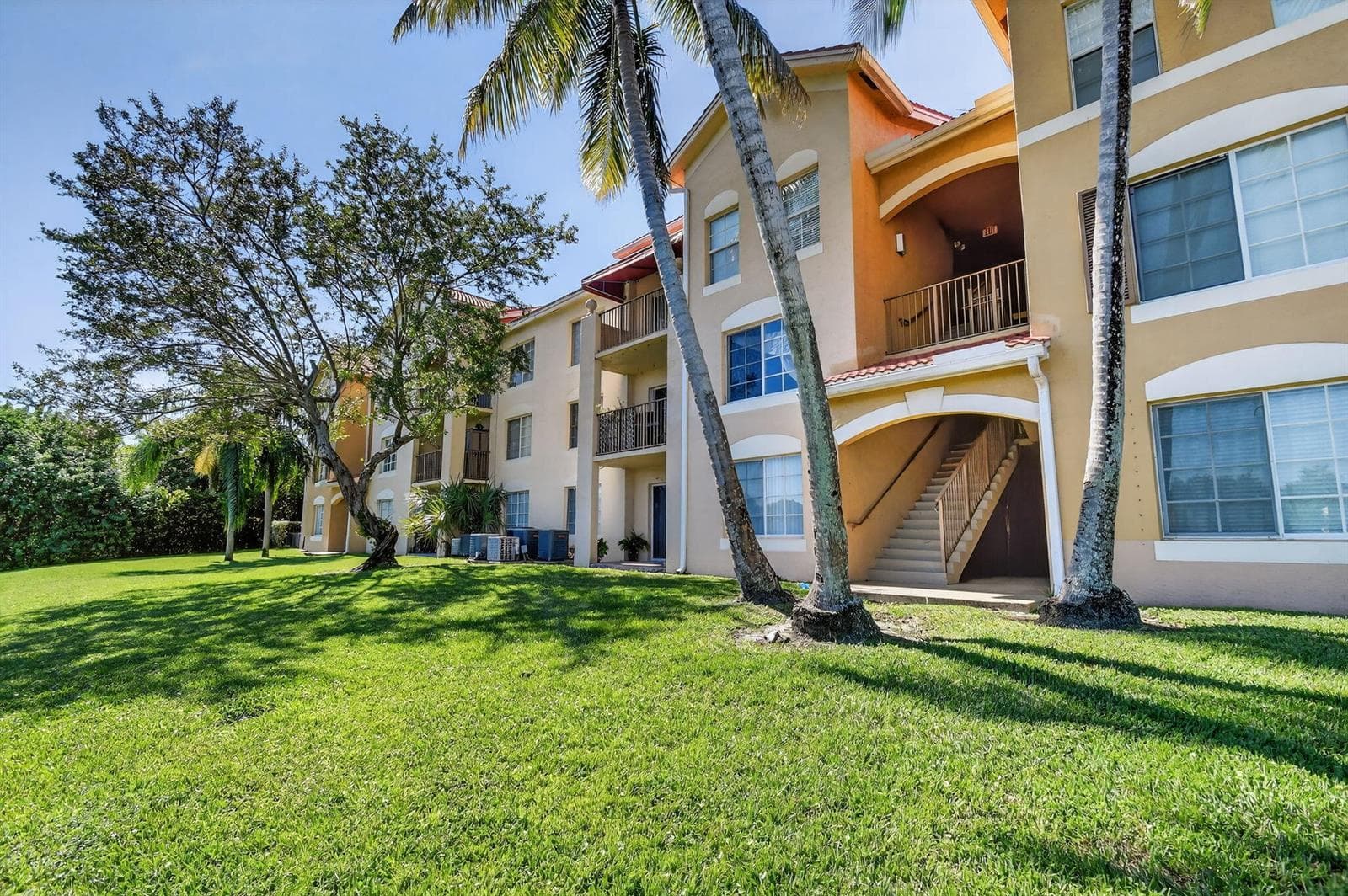 4180 San Marino Boulevard # 304, West Palm Beach FL 33409 - West Palm Beach, FL - Photo 1