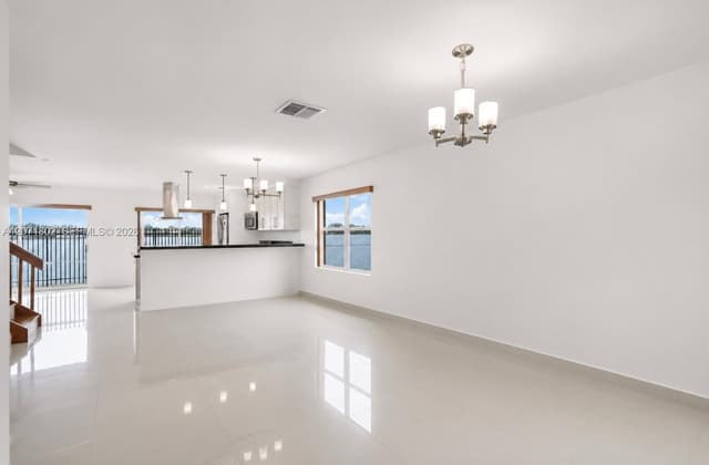 2561 W 60th Pl # 1, Hialeah FL 33016 - Hialeah, FL - Photo 4