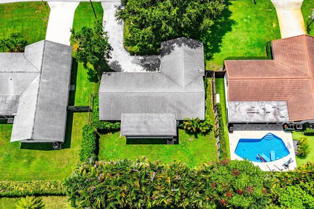 11592 Ficus Street, Palm Beach Gardens FL 33410 - Palm Beach Gardens, FL - Photo 2