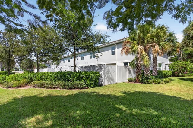 543 Parsons Way, Deerfield Beach FL 33442 - Deerfield Beach, FL - Photo 4