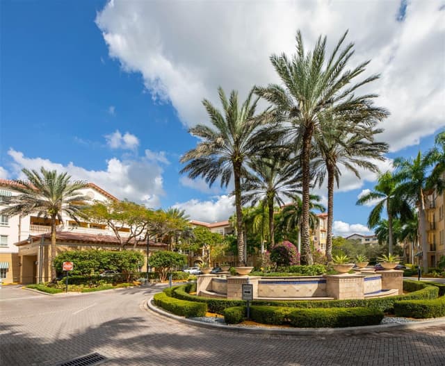16135 Emerald Estates Dr # 165, Weston FL 33331 - Weston, FL - Photo 3