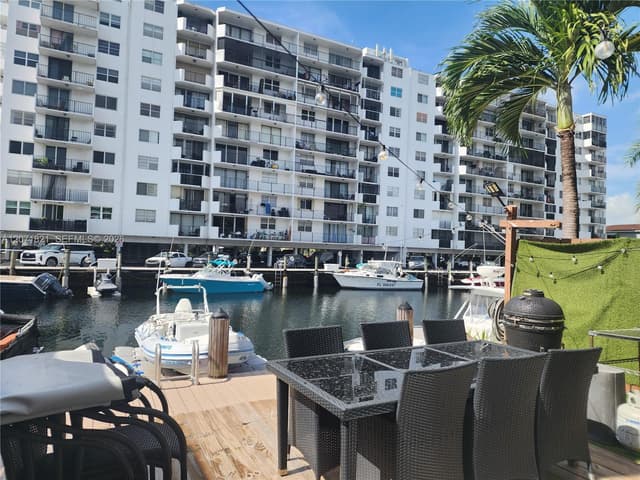 3600 NE 167th St # 19, North Miami Beach FL 33160 - North Miami Beach, FL - Photo 3