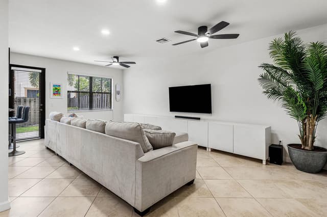 9628 Waterview Way, Parkland FL 33076 - Parkland, FL - Photo 6