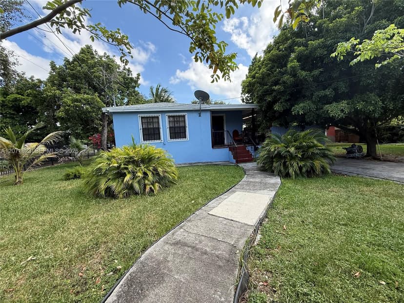 3102 NW 31st St, Miami FL 33142