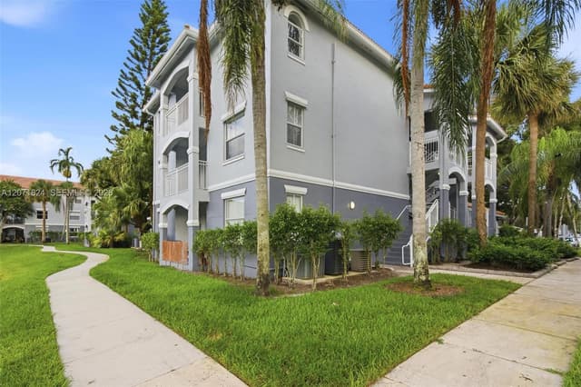 9615 NW 1st Ct # 302, Pembroke Pines FL 33024 - Pembroke Pines, FL - Photo 5