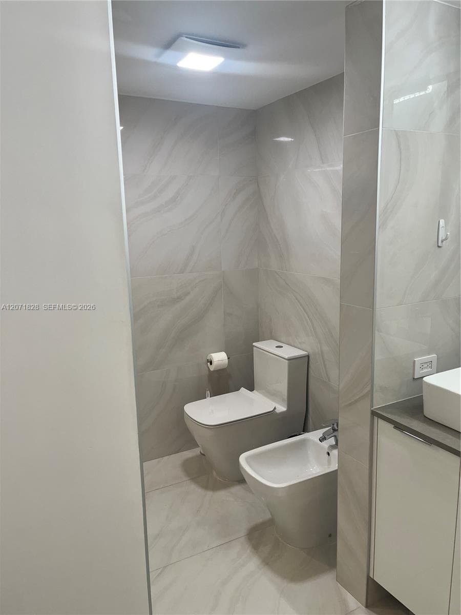 20191 E Country Club Dr # 503, Aventura FL 33180 - Aventura, FL - Photo 1