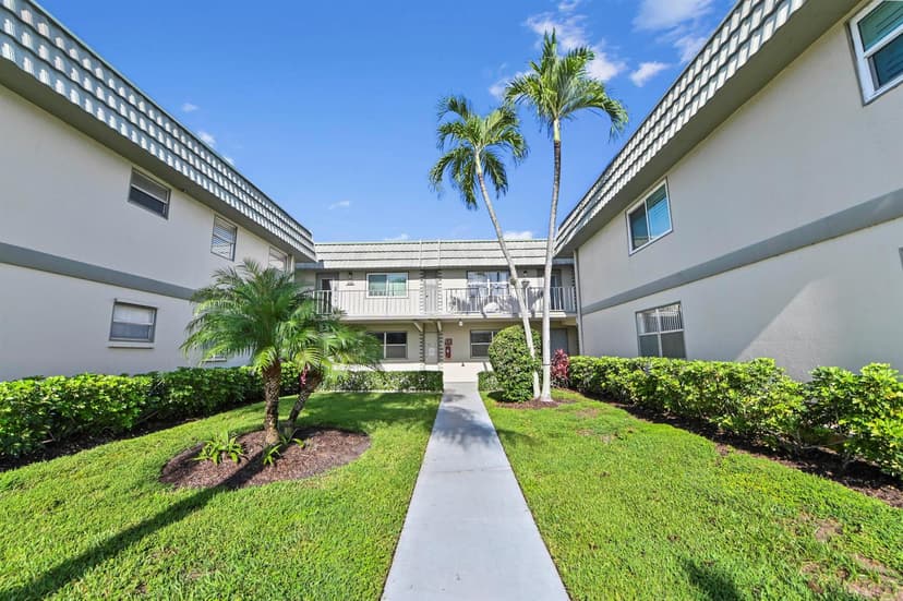 233 Monaco Boulevard E, Delray Beach FL 33446