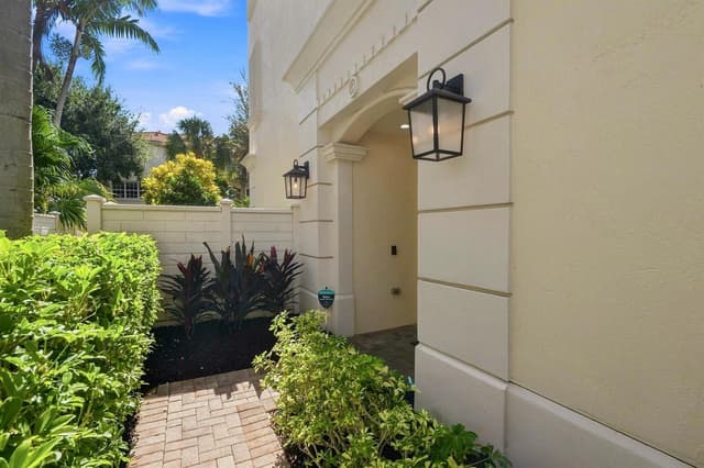 5550 NE Trieste Terrace, Boca Raton FL 33487 - Boca Raton, FL - Photo 3