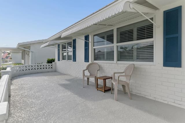 2084 SW 13th Terrace, Boynton Beach FL 33426 - Boynton Beach, FL - Photo 2
