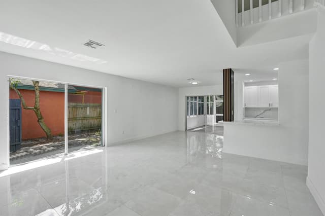 9740 SW 14TH Street, Pembroke Pines FL 33025 - Pembroke Pines, FL - Photo 4