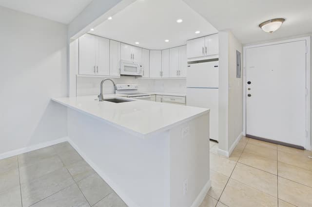 1800 N ANDREWS Avenue N # 12G, Fort Lauderdale FL 33311 - Fort Lauderdale, FL - Photo 4