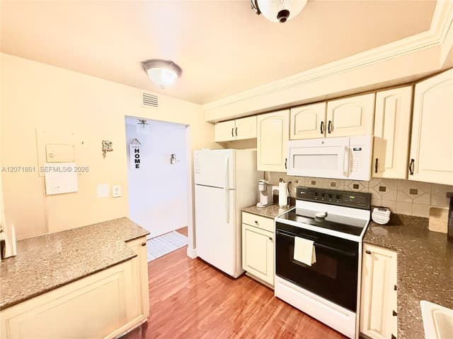 600 Three Islands Blvd # 1107, Hallandale Beach FL 33009 - Hallandale Beach, FL - Photo 2