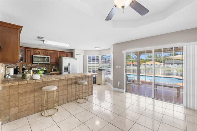 15753 SW 43rd St, Miami FL 33185 - Miami, FL - Photo 7