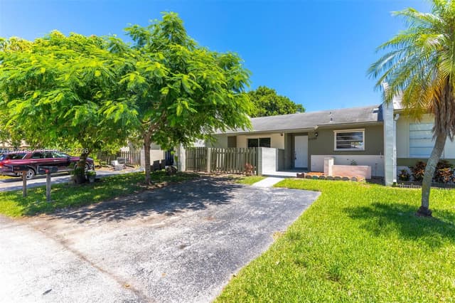 11209 SW 125th Pl, Kendall FL 33186 - Kendall, FL - Photo 2