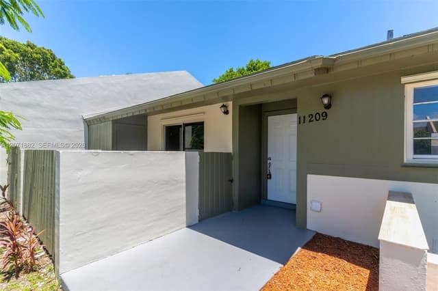 11209 SW 125th Pl, Kendall FL 33186 - Kendall, FL - Photo 4