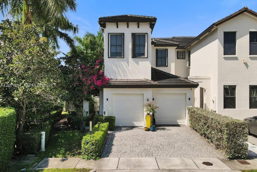 22405 SW 102nd Ave, Miami FL 33190