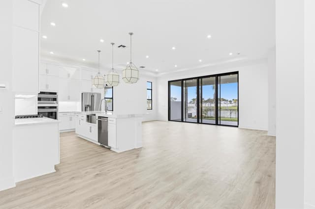 13921 Vivant Drive, Palm Beach Gardens FL 33412 - Palm Beach Gardens, FL - Photo 5