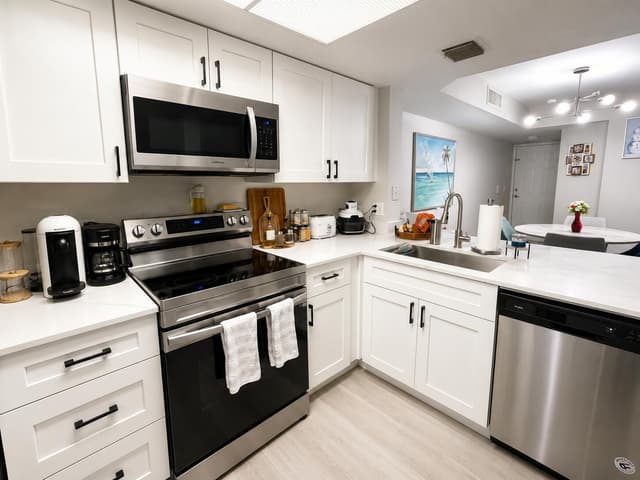 5055 Wiles Road Unit 105, Coconut Creek FL 33073 - Coconut Creek, FL - Photo 5