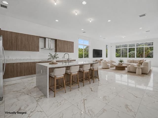 2440 SW 122nd Ter, Davie FL 33325 - Davie, FL - Photo 4