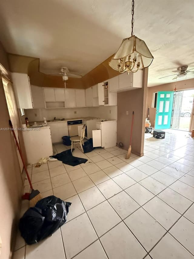 2911 NW 161st St, Miami Gardens FL 33054 - Miami Gardens, FL - Photo 3