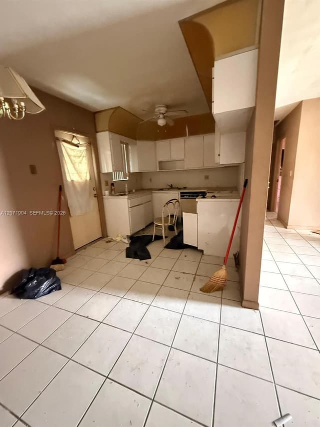 2911 NW 161st St, Miami Gardens FL 33054 - Miami Gardens, FL - Photo 4