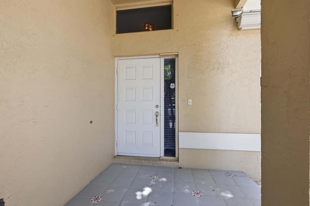 9516 NW 8TH Circle, Plantation FL 33324 - Plantation, FL - Photo 2