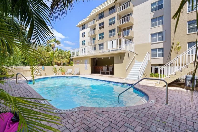 1050 SE 15th St # 202, Fort Lauderdale FL 33316