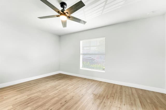 945 32ND Street, West Palm Beach FL 33407 - West Palm Beach, FL - Photo 7