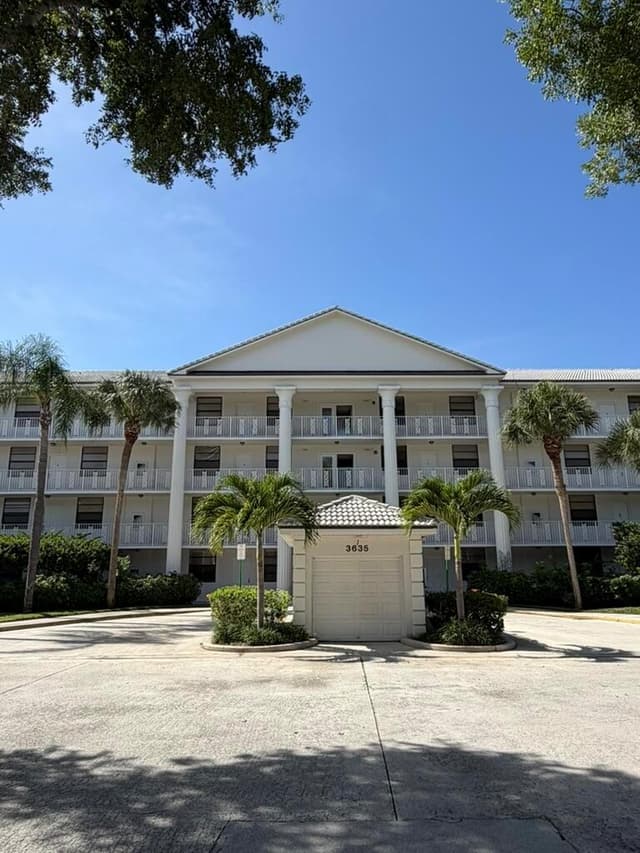 3635 Whitehall Drive # 302, West Palm Beach FL 33401 - West Palm Beach, FL - Photo 2