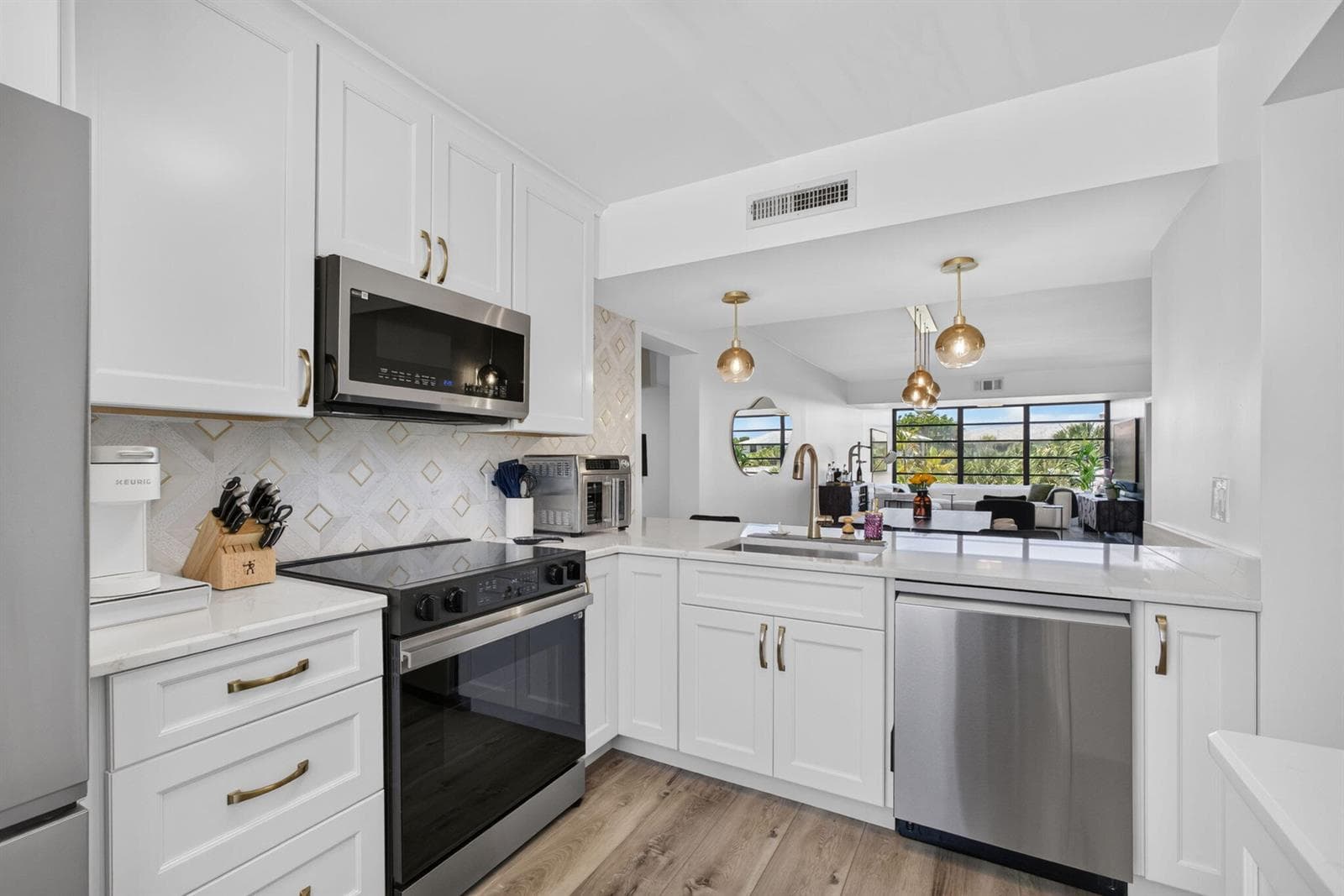 3635 Whitehall Drive # 302, West Palm Beach FL 33401