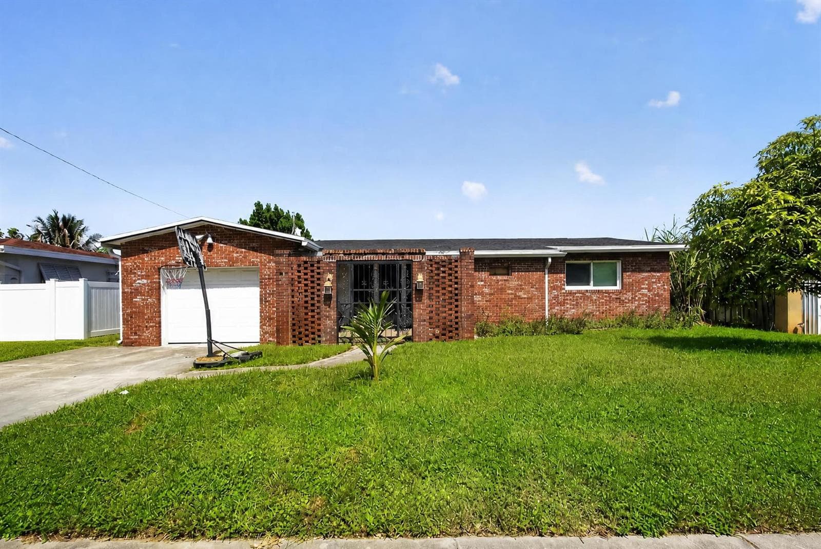 2251 SW 67TH Way NE, Miramar FL 33023 - Miramar, FL - Photo 1